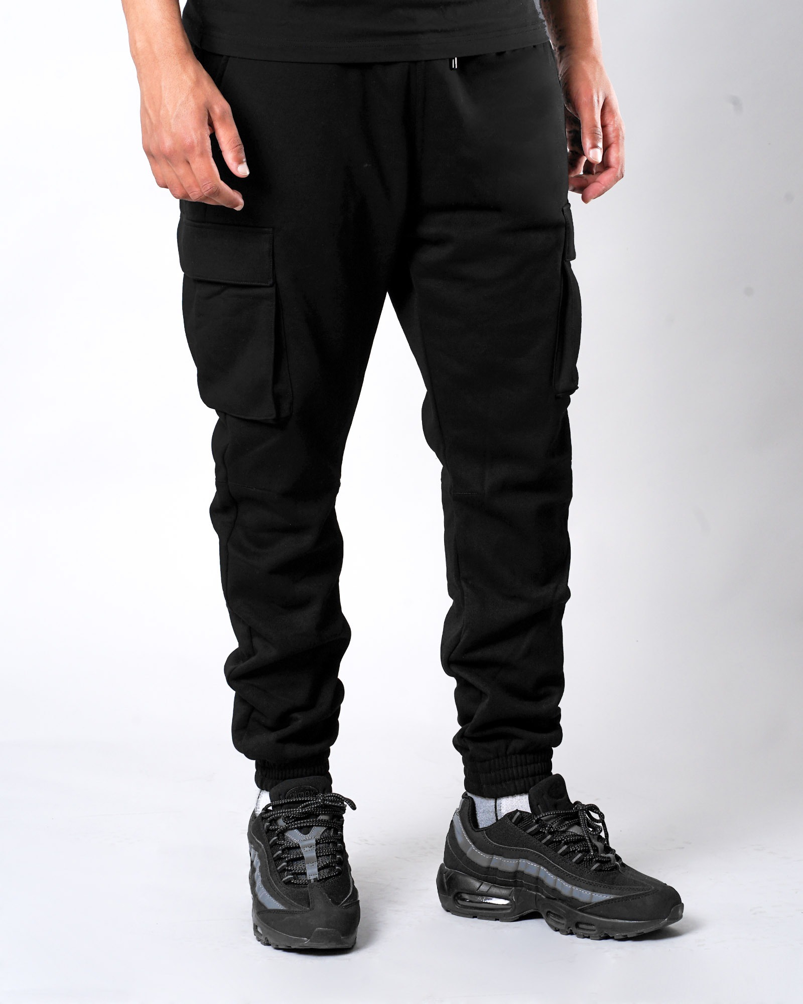 pantalon-cargo-noir-homme-561ngj.jpg